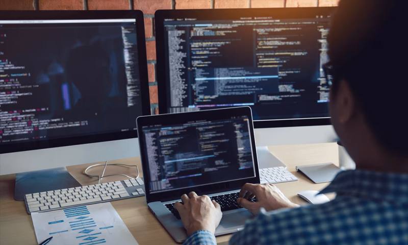 数据科学选型：R与Python如何赋能海陵区网站建设？